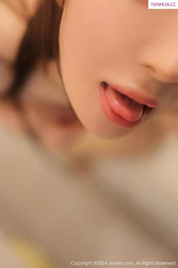   [XiuRen]高清写真图 2024.01.17 No.7974 雨儿酱eve 短裙美腿第84张图片